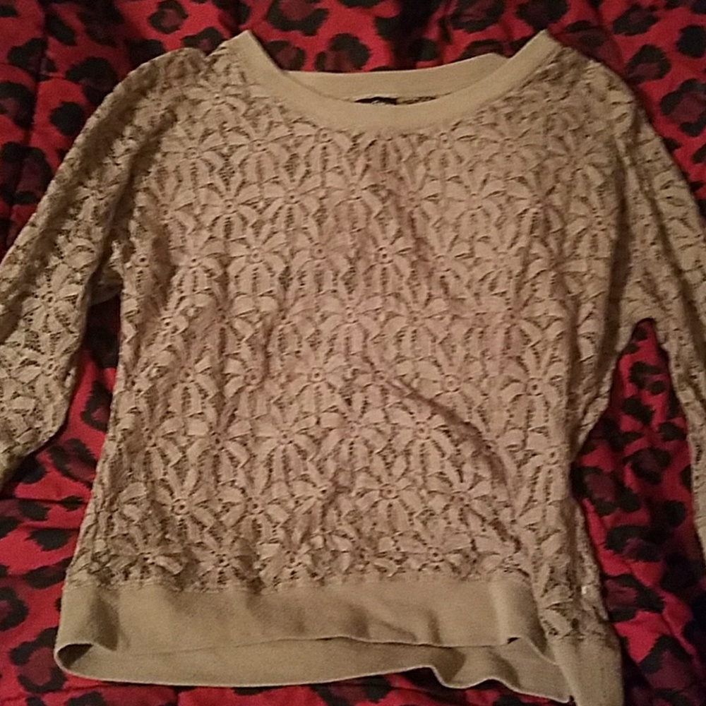A long sleeve shirt